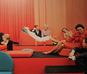 Read more about the article Liggemøbler ….. Hvorfor ikke? Derfor! Møde med Nana Ditzel – og mig selv.